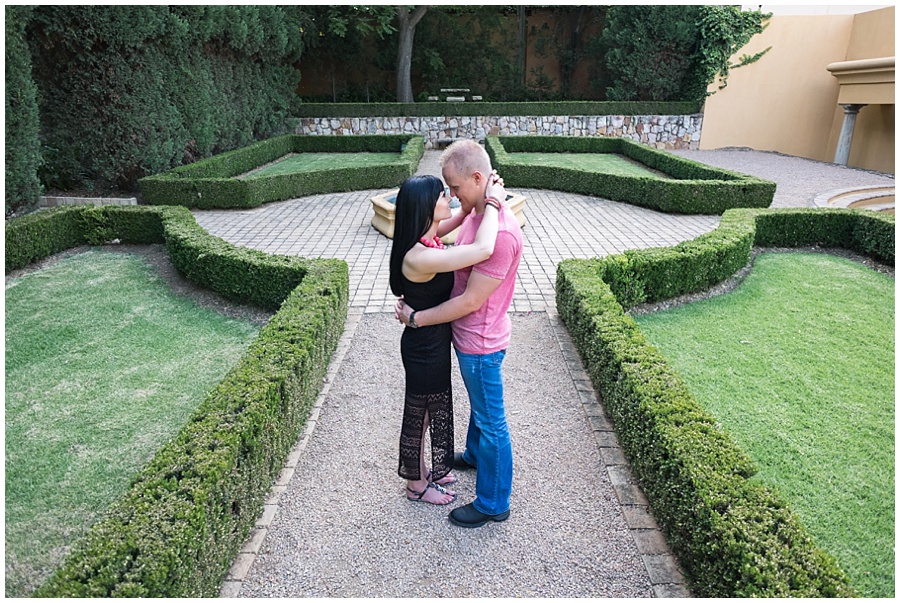 leandri-stefan-engagement-shoot-moon-sixpence-muldersdrift-00002