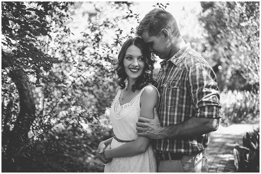 sammi-andries-couple-shoot-botanical-gardens-potchefstroom-00002